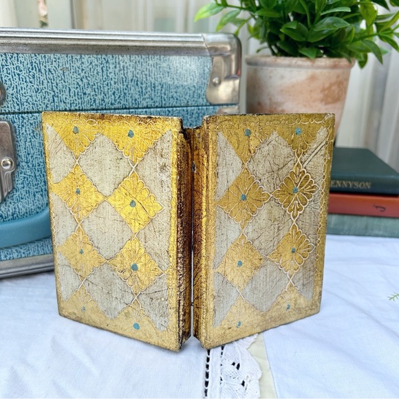 Vintage The Infant Samuel The Lord's Prayer Florentine Diptych Toleware Italy - Picture 3 of 3